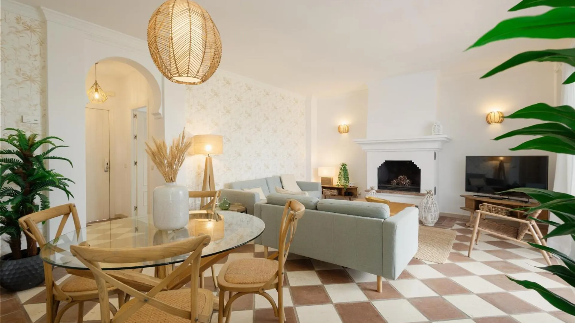 Apartment, With Private Terrace And In Beachfront Urbanization With Heated Pool, In Casares Costa Spagna