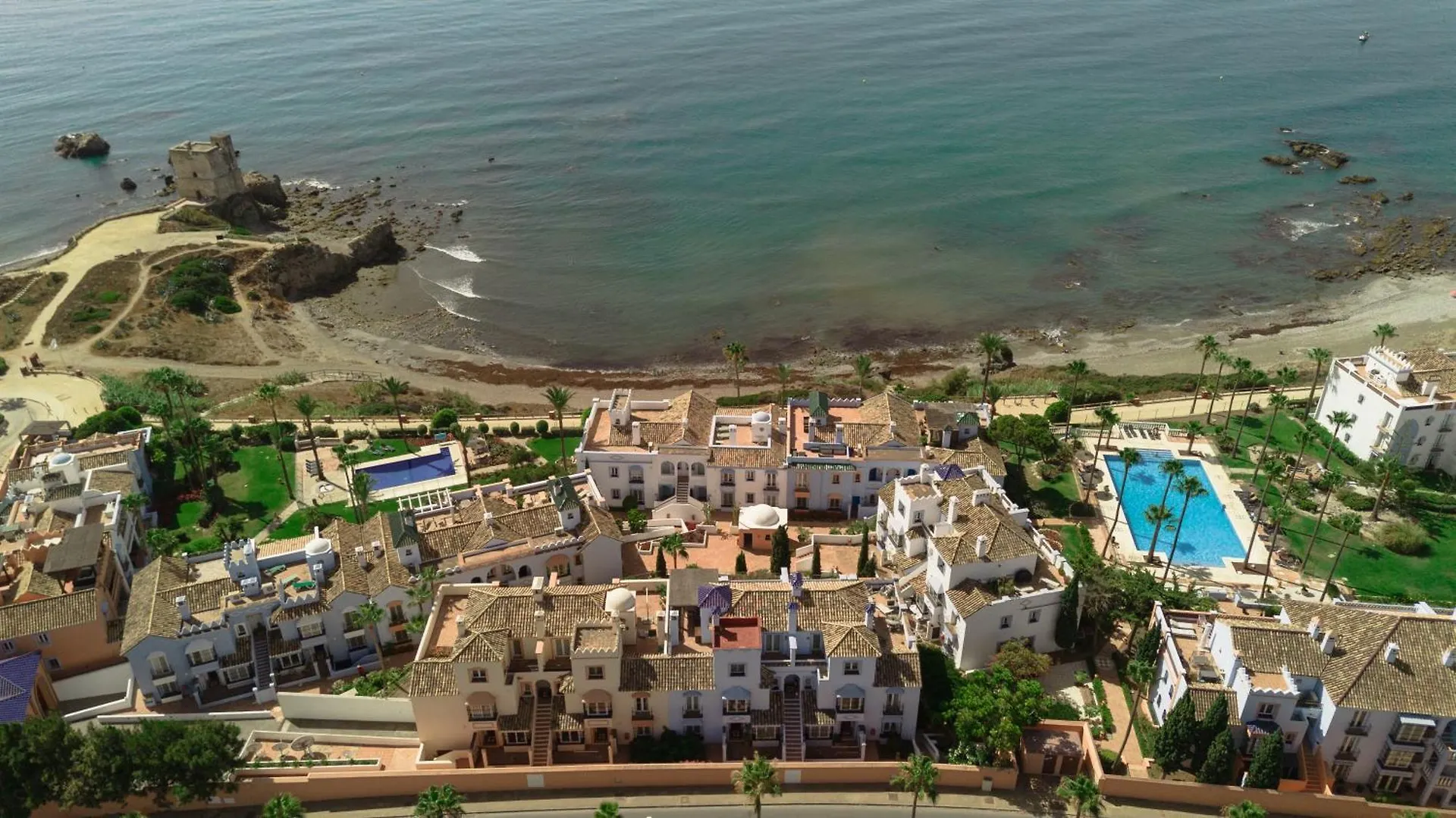 Appartamento Apartment, With Private Terrace And In Beachfront Urbanization With Heated Pool, In Casares Costa